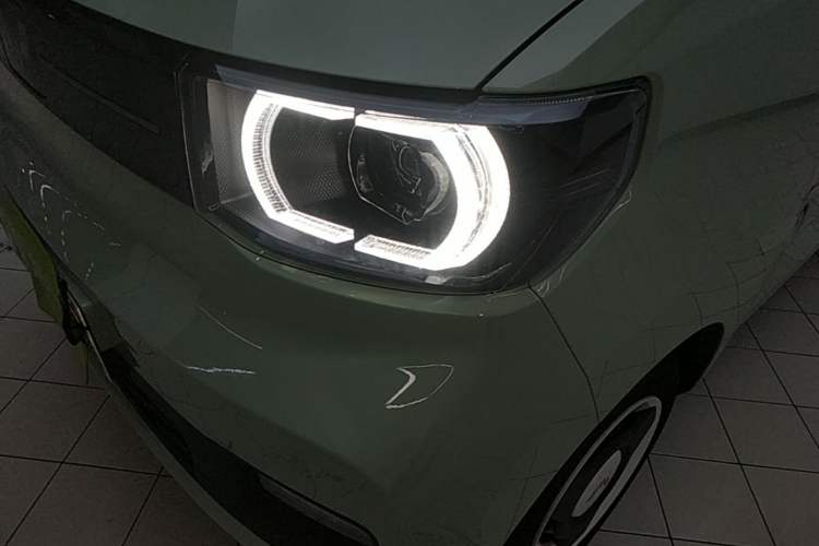 Used Wuling Hongguang MINIEV 2022 Macaron Fashion Model Lithium Iron Phosphate Left Front Headlight