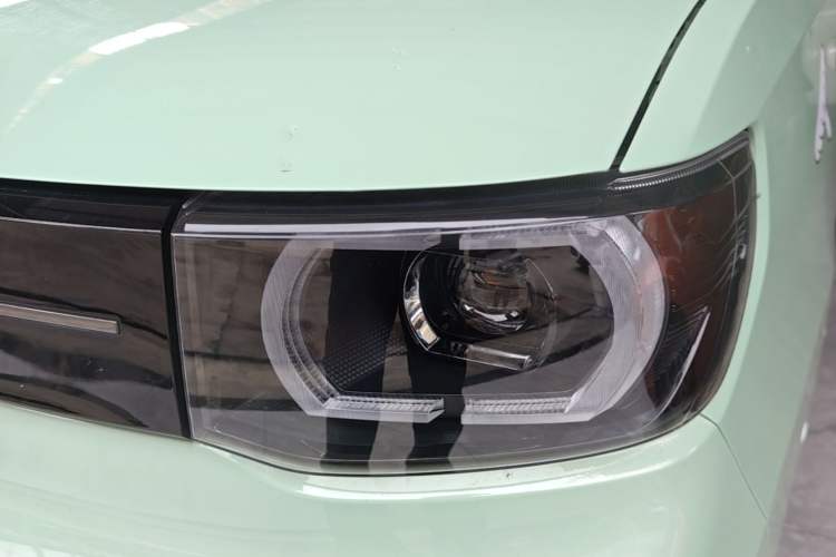 Used Wuling Hongguang MINIEV 2022 Macaron Premium Model – Lithium Iron Phosphate Left Front Headlight