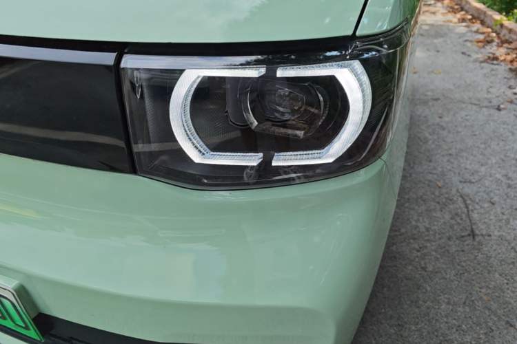 Used Wuling Hongguang MINIEV 2022 Macaron Fashion Edition Lithium-Nickel-Cobalt-Alpha-oxide Left Front Headlight