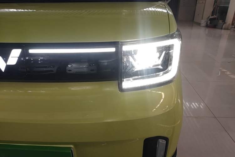 Used Wuling Hongguang MINIEV 2022 GAMEBOY 200km Gaming Edition with Lithium Iron Phosphate Left Front Headlight