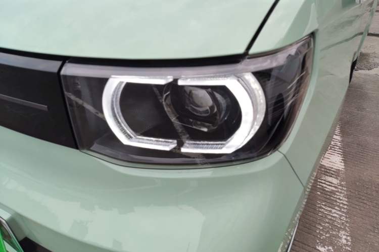 Used Wuling Hongguang MINIEV 2022 Macaron Premium Model – Lithium Iron Phosphate Left Front Headlight