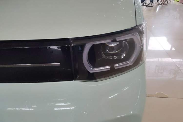 Used Wuling Hongguang MINIEV 2022 Macaron Premium Model – Lithium Iron Phosphate Left Front Headlight