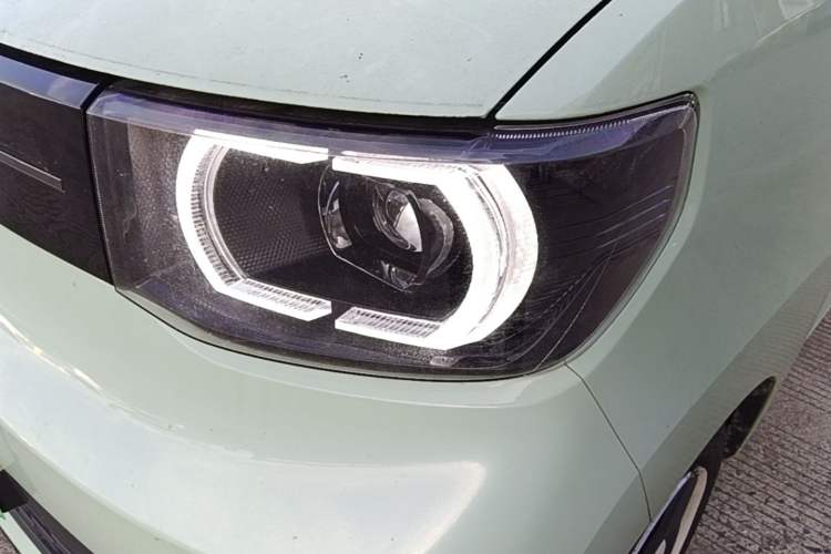 Used Wuling Hongguang MINIEV 2022 Macaron Premium Model – Lithium Iron Phosphate Left Front Headlight