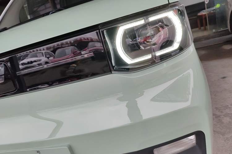 Used Wuling Hongguang MINIEV 2022 Macaron Premium Model – Lithium Iron Phosphate Left Front Headlight