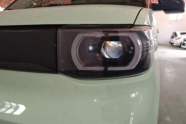 Used Wuling Hongguang MINIEV 2022 Macaron Premium Model – Lithium Iron Phosphate Left Front Headlight