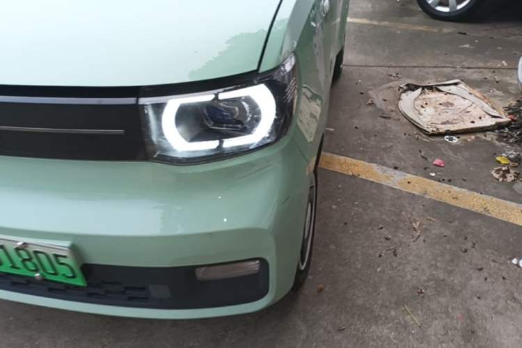 Used Wuling Hongguang MINIEV 2022 Macaron Premium Model – Lithium Iron Phosphate Left Front Headlight