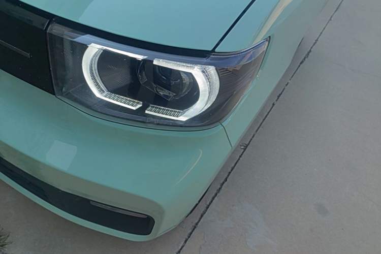 Used Wuling Hongguang MINIEV 2022 Macaron Fashion Edition Lithium-Nickel-Cobalt-Alpha-oxide Left Front Headlight