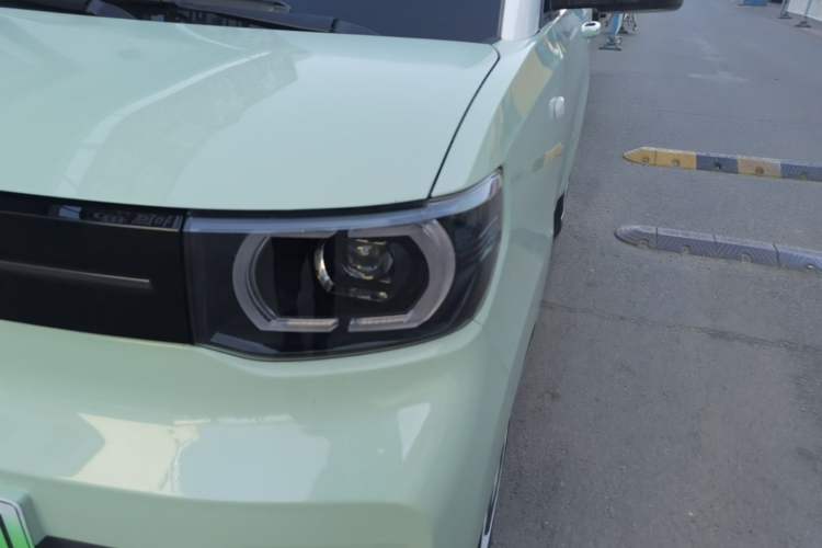 Used Wuling Hongguang MINIEV 2022 Macaron Premium Model – Lithium Iron Phosphate Left Front Headlight