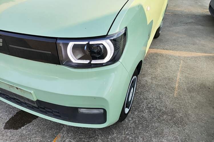 Used Wuling Hongguang MINIEV 2022 Macaron Premium Model – Lithium Iron Phosphate Left Front Headlight