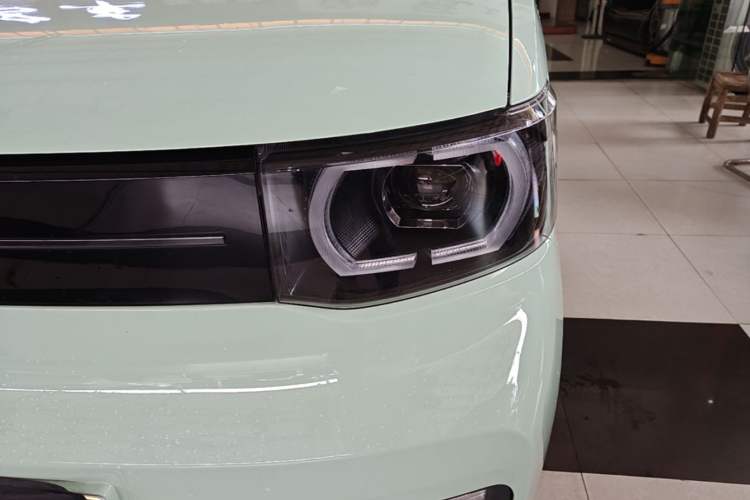 Used Wuling Hongguang MINIEV 2022 Macaron Premium Model – Lithium Iron Phosphate Left Front Headlight