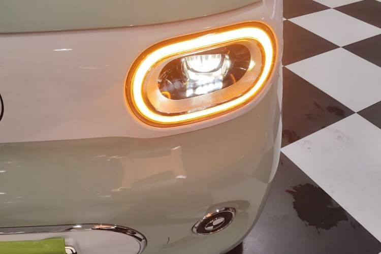 Used Wuling Hongguang MINIEV 2022 Macaron Colorful Edition Lithium Iron Phosphate Left Front Headlight