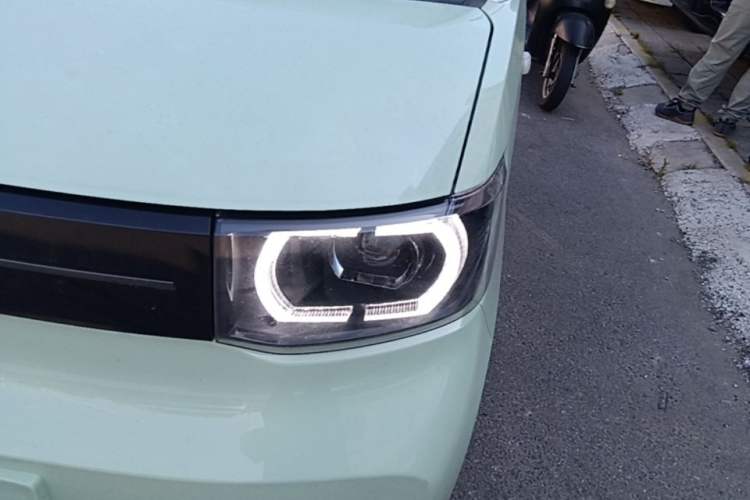 Used Wuling Hongguang MINIEV 2022 Macaron Premium Model – Lithium Iron Phosphate Left Front Headlight
