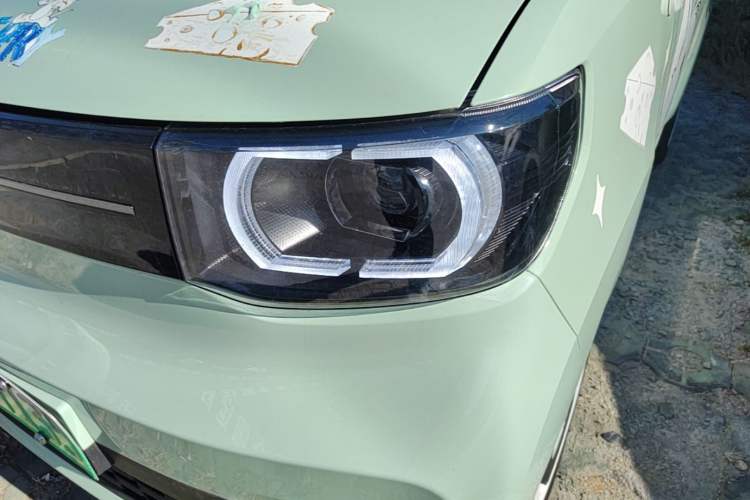 Used Wuling Hongguang MINIEV 2022 Macaron Premium Model – Lithium Iron Phosphate Left Front Headlight