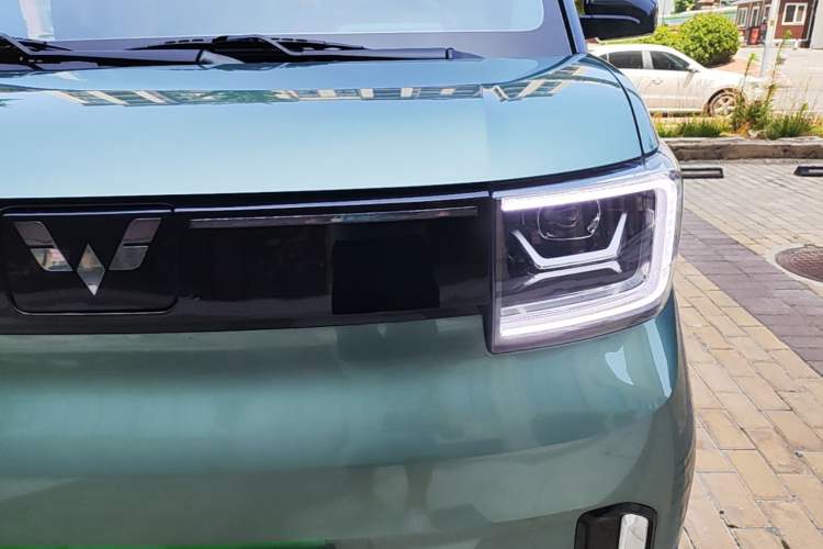 Used Wuling Hongguang MINIEV 2022 GAMEBOY 200km Gaming Edition with Lithium Iron Phosphate Left Front Headlight