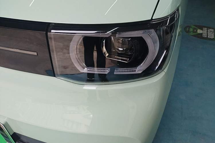 Used Wuling Hongguang MINIEV 2022 Macaron Premium Model – Lithium Iron Phosphate Left Front Headlight