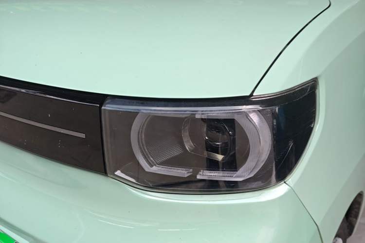 Used Wuling Hongguang MINIEV 2022 Macaron Premium Model – Lithium Iron Phosphate Left Front Headlight
