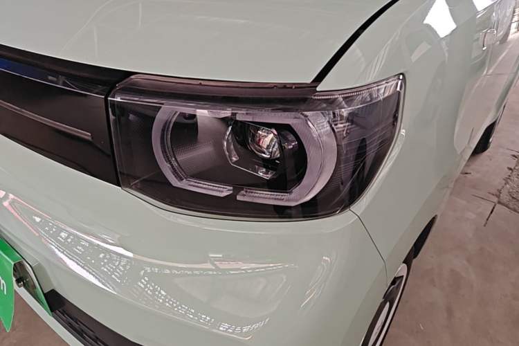 Used Wuling Hongguang MINIEV 2022 Macaron Premium Model – Lithium Iron Phosphate Left Front Headlight