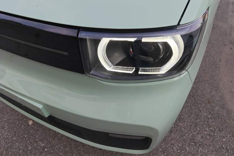 Used Wuling Hongguang MINIEV 2022 Macaron Premium Model – Lithium Iron Phosphate Left Front Headlight