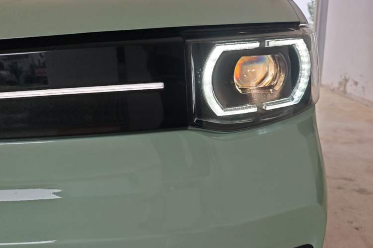 Used Wuling Hongguang MINIEV 2022 Macaron Fashion Model Lithium Iron Phosphate Left Front Headlight