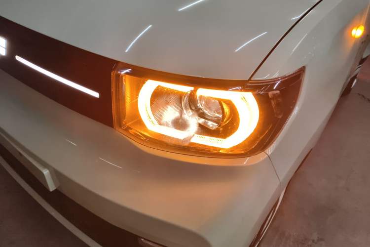 Used Wuling Hongguang MINIEV 2022 Macaron Fashion Model Lithium Iron Phosphate Left Front Headlight