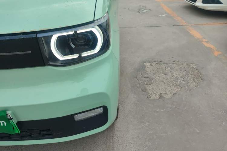 Used Wuling Hongguang MINIEV 2022 Macaron Premium Model – Lithium Iron Phosphate Left Front Headlight