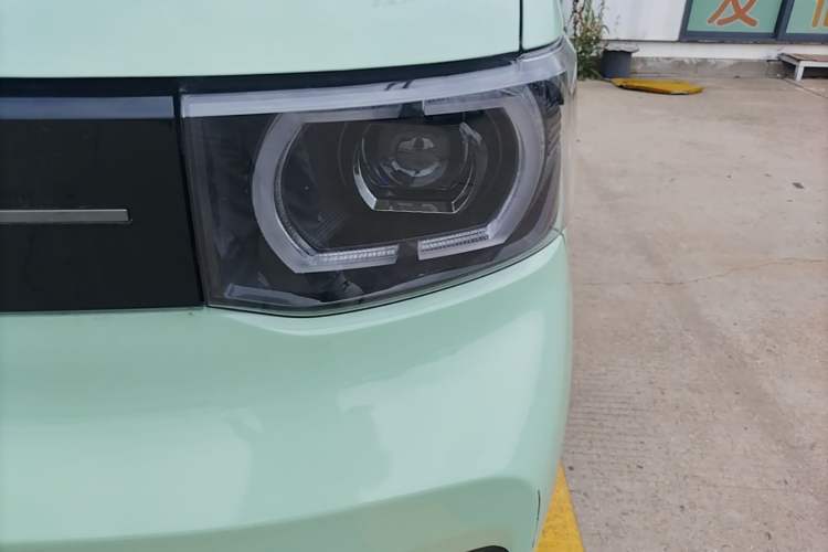 Used Wuling Hongguang MINIEV 2022 Macaron Fashion Edition Lithium-Nickel-Cobalt-Alpha-oxide Left Front Headlight