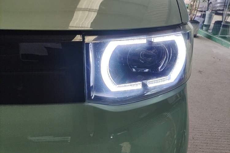 Used Wuling Hongguang MINIEV 2022 Macaron Premium Model – Lithium Ternary Battery Left Front Headlight