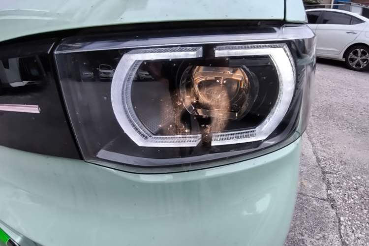 Used Wuling Hongguang MINIEV 2022 Macaron Premium Model – Lithium Ternary Battery Left Front Headlight