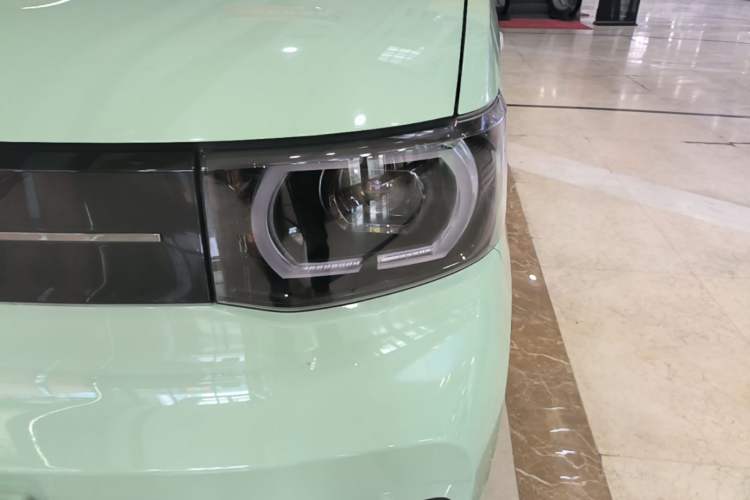 Used Wuling Hongguang MINIEV 2022 Macaron Premium Model – Lithium Iron Phosphate Left Front Headlight