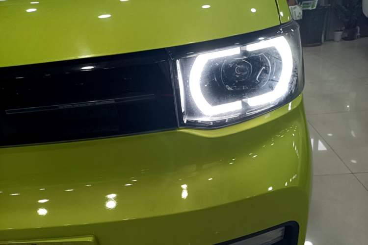 Used Wuling Hongguang MINIEV 2022 Macaron-Color Edition Lithium Iron Phosphate Left Front Headlight