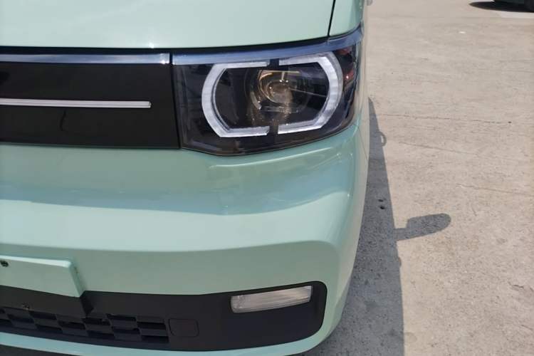 Used Wuling Hongguang MINIEV 2022 Macaron Premium Model – Lithium Iron Phosphate Left Front Headlight