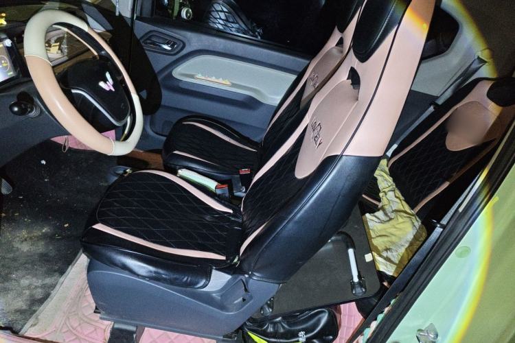 Used Wuling Hongguang MINIEV 2022 Macaron Fashion Model Lithium Iron Phosphate Left Front Seat