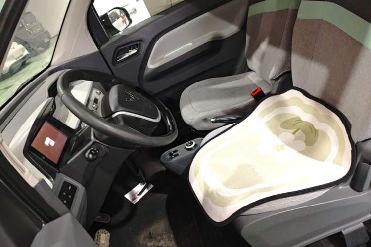 Used Wuling Hongguang MINIEV 2022 Macaron Premium Model – Lithium Iron Phosphate Left Front Seat