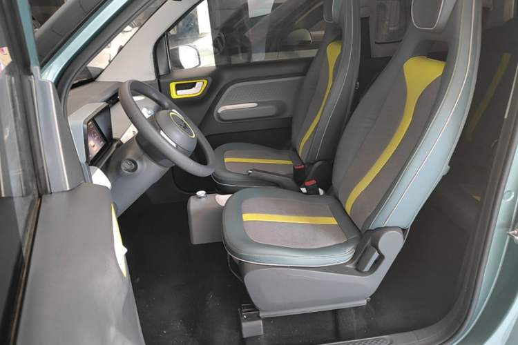 Used Wuling Hongguang MINIEV 2022 GAMEBOY 300km Enthusiast Model with Lithium Iron Phosphate Left Front Seat