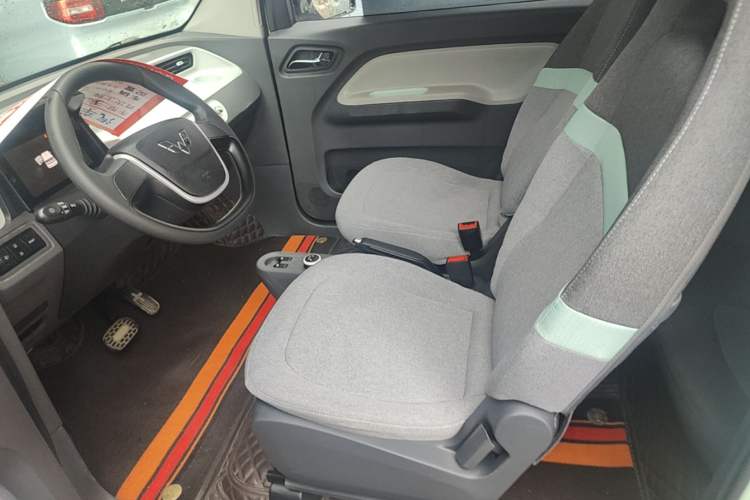 Used Wuling Hongguang MINIEV 2022 Macaron Premium Model – Lithium Iron Phosphate Left Front Seat