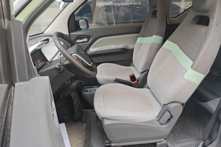 Used Wuling Hongguang MINIEV 2022 Macaron Fashion Edition Lithium-Nickel-Cobalt-Alpha-oxide Left Front Seat