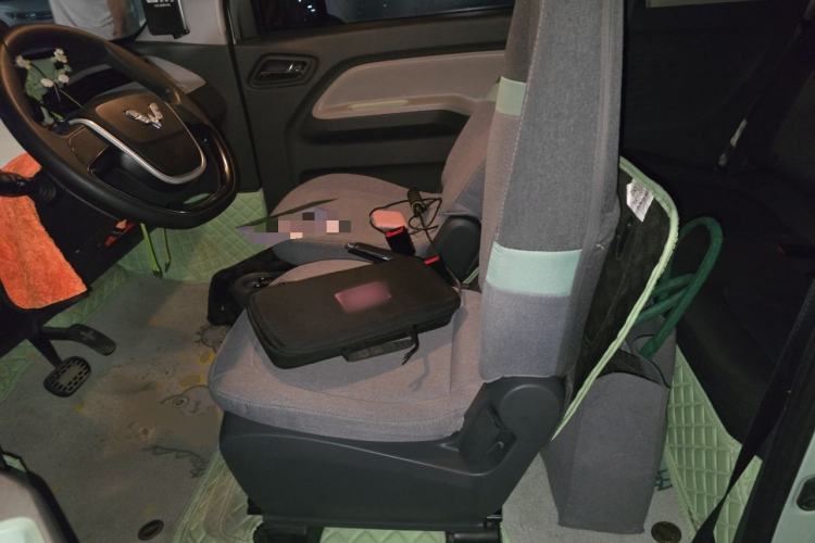 Used Wuling Hongguang MINIEV 2022 Macaron Fashion Edition Lithium-Nickel-Cobalt-Alpha-oxide Left Front Seat