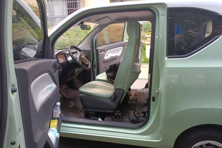 Used Wuling Hongguang MINIEV 2022 Macaron Premium Model – Lithium Ternary Battery Left Front Seat