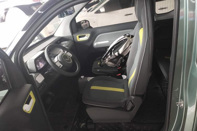 Used Wuling Hongguang MINIEV 2022 GAMEBOY 300km Enthusiast Model with Lithium Iron Phosphate Left Front Seat