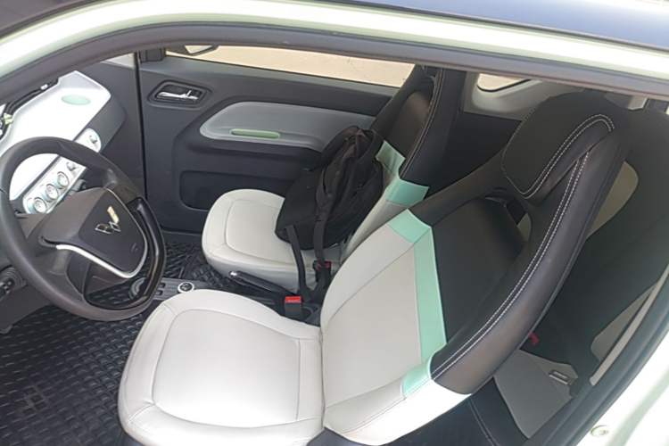 Used Wuling Hongguang MINIEV 2022 Macaron Fashion Edition Lithium-Nickel-Cobalt-Alpha-oxide Left Front Seat