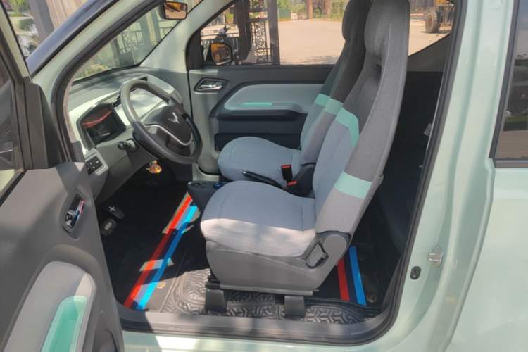 Used Wuling Hongguang MINIEV 2022 Macaron Fashion Model Lithium Iron Phosphate Left Front Seat
