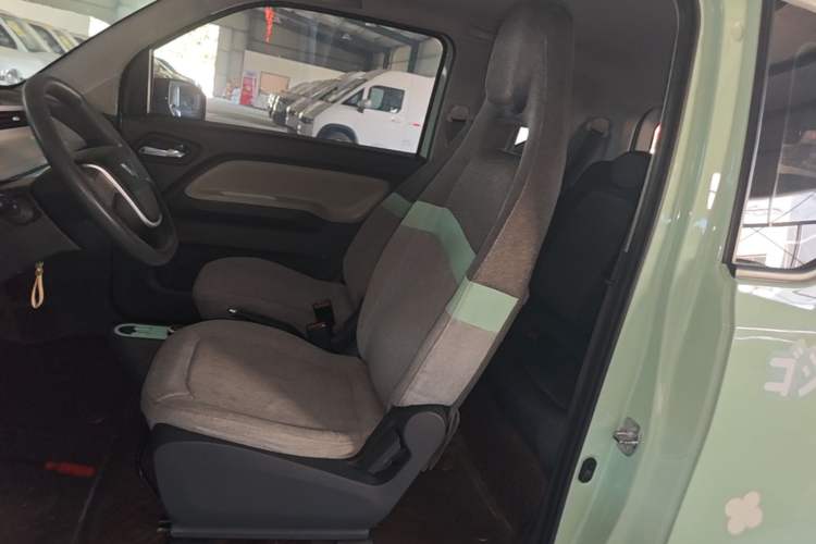 Used Wuling Hongguang MINIEV 2022 Macaron Fashion Model Lithium Iron Phosphate Left Front Seat