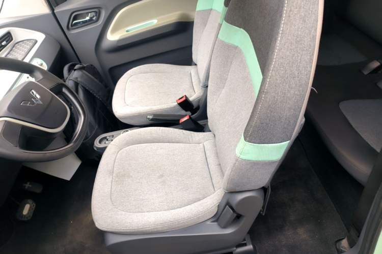 Used Wuling Hongguang MINIEV 2022 Macaron Fashion Model Lithium Iron Phosphate Left Front Seat