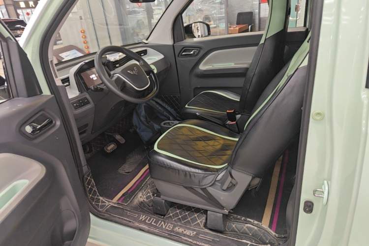 Used Wuling Hongguang MINIEV 2022 Macaron Premium Model – Lithium Iron Phosphate Left Front Seat