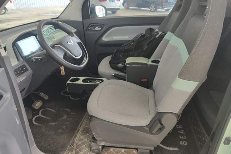Used Wuling Hongguang MINIEV 2022 Macaron Premium Model – Lithium Iron Phosphate Left Front Seat