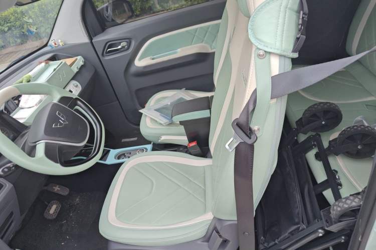 Used Wuling Hongguang MINIEV 2022 Enjoy Edition Lithium-Ion Battery Left Front Seat