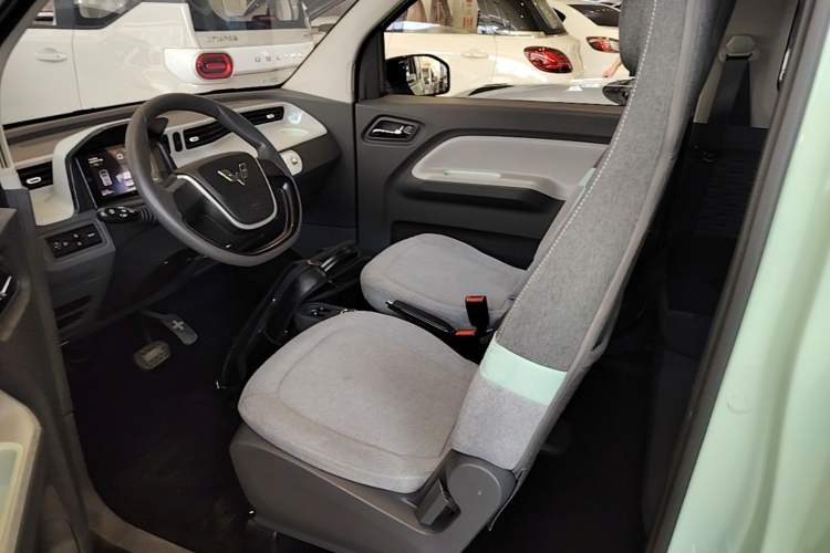 Used Wuling Hongguang MINIEV 2022 Macaron Premium Model – Lithium Iron Phosphate Left Front Seat