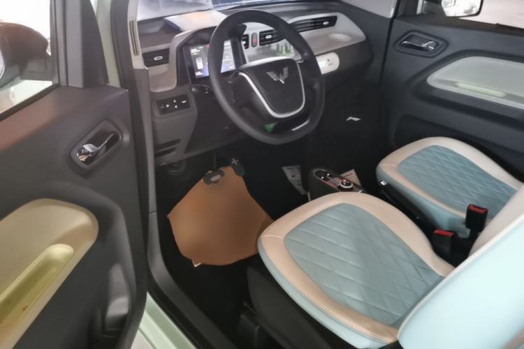 Used Wuling Hongguang MINIEV 2022 Macaron Premium Model – Lithium Iron Phosphate Left Front Seat