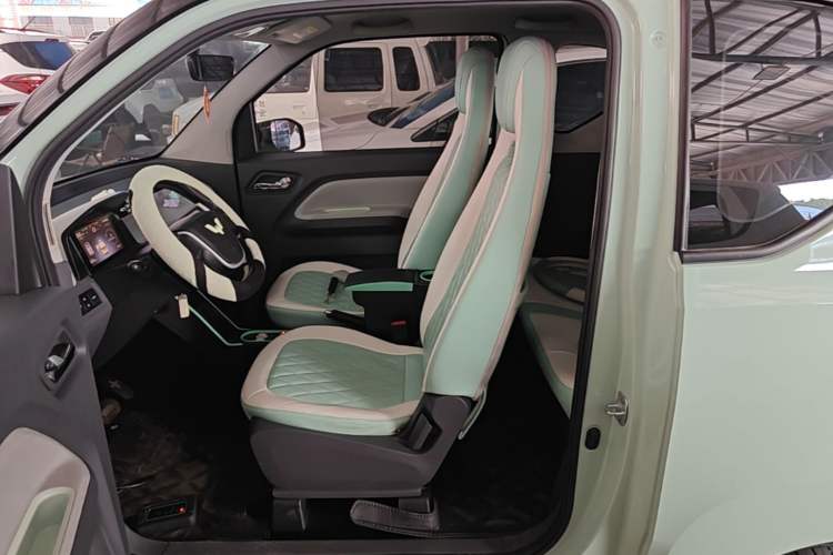 Used Wuling Hongguang MINIEV 2022 Macaron Premium Model – Lithium Iron Phosphate Left Front Seat