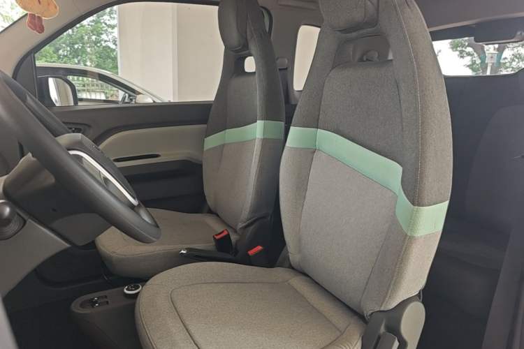 Used Wuling Hongguang MINIEV 2022 Macaron Fashion Model Lithium Iron Phosphate Left Front Seat